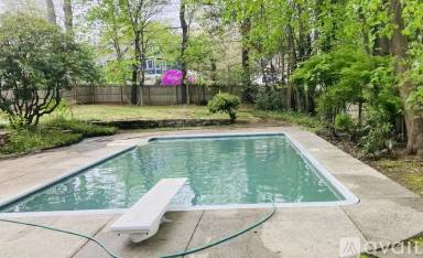 Main picture of 1 Clover Hill Dr