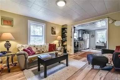 Main picture of 14 Marker Pine Ln