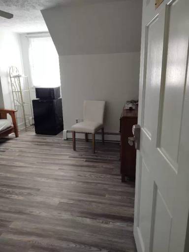 Main picture of 127 Monomonock Rd
