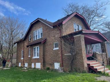 Main picture of 2602 W Burleigh St