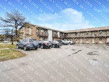Main picture of 915 N Muessing St
