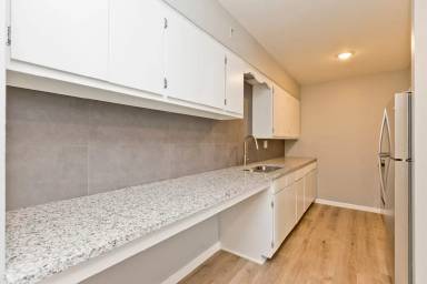 Main picture of 216 N West St