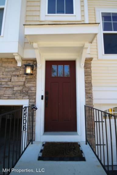 Main picture of 7506 Calais Way