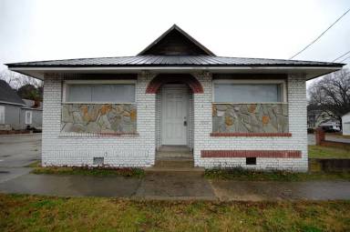 Main picture of 403 S George St