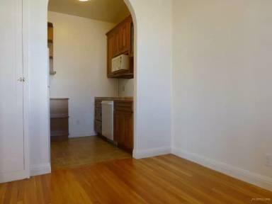 Main picture of 2200 Beach St