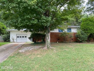 Main picture of 1014 Woodall Ln NW