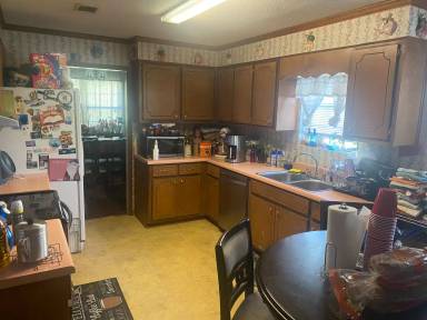 Main picture of 3860 Crest Dr