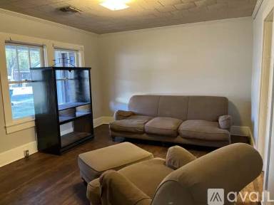 Main picture of 1021 James St