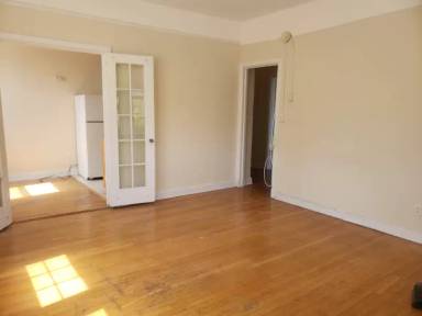 Main picture of 11 S Lake Ave
