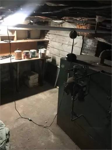 Main picture of 829 W 47th St