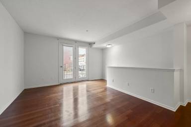 Main picture of 334 S 3rd St