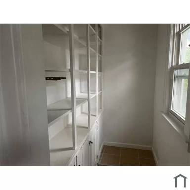 Main picture of 62 Quincy St