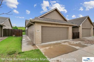 Main picture of 2832 E 45th Ct N