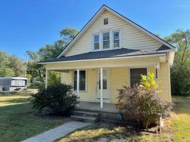 Main picture of 4332 S Seneca St