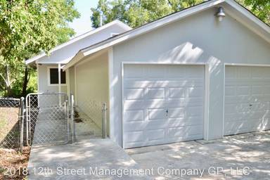 Main picture of 2003 E 12th St