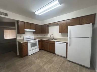 Main picture of 430 S Quinn