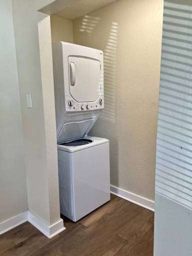 Main picture of 1036 N Madison Ave