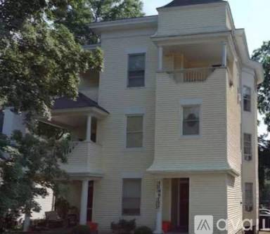 Main picture of 121 Kennedy Ave