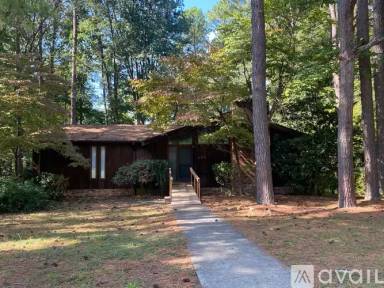 Main picture of 206 Oleander Rd