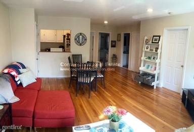 Main picture of 72 Baxter St