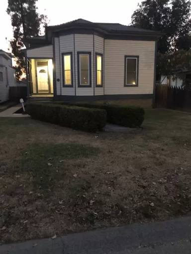 Main picture of 128 3rd St
