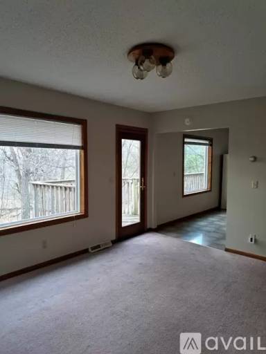 Main picture of 505 W Wisconsin St