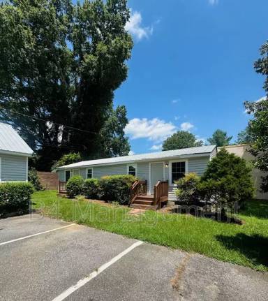 Main picture of 1844 E Main St