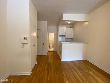 Main picture of 417 W 56th St