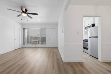 Main picture of 12310 Chandler Blvd