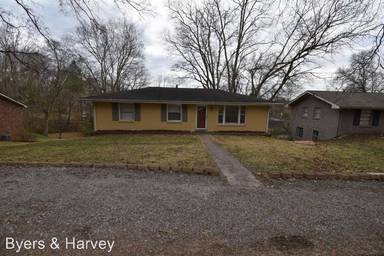 Main picture of 512 Rosewood Dr