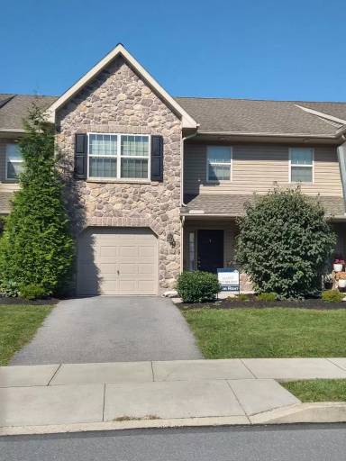 Main picture of 20 Brook Side Dr