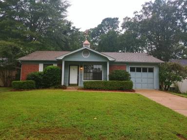 Main picture of 9 Smoking Oaks Dr