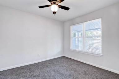 Main picture of 3122 W Cesar E Chavez Blvd