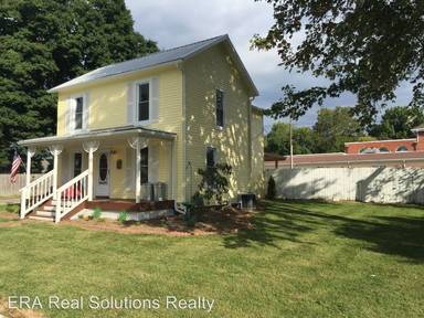 Main picture of 106 Broadway St