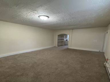 Main picture of 128 College Cir