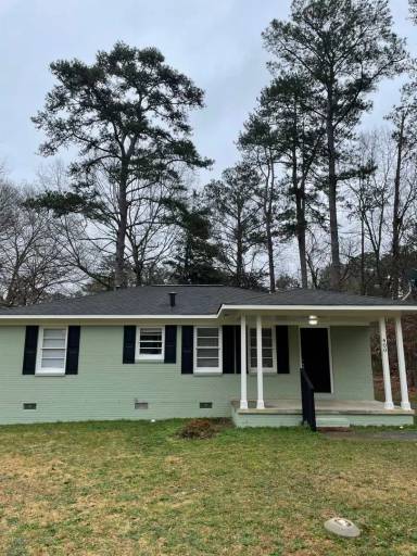 Main picture of 400 Village Dr