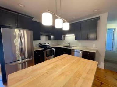 Main picture of 16 Crystal Ave