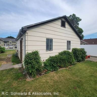 Main picture of 3327 N Woodruff Rd