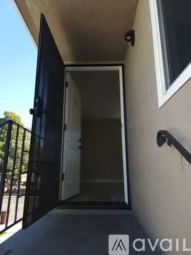 Main picture of 6400 Foothill Blvd