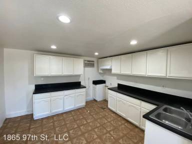 Main picture of 10531 S Vermont Ave