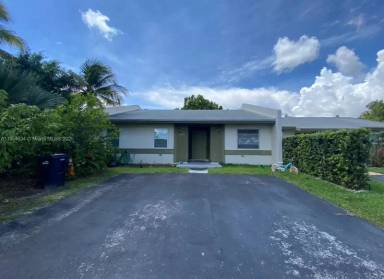 Main picture of 11604 SW 124th Ct