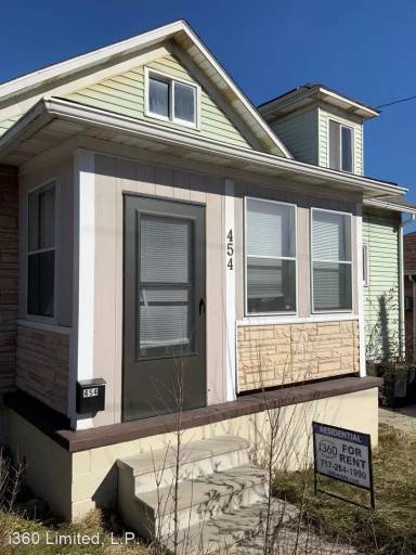 Main picture of 454 Strayer St