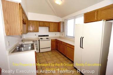 Main picture of 210 E Valeska Rd