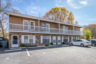 Main picture of 270 Fleming Rd