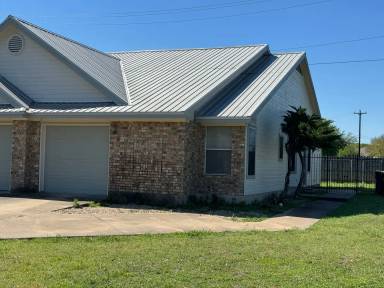 Main picture of 2914 Whisper Oaks Ln