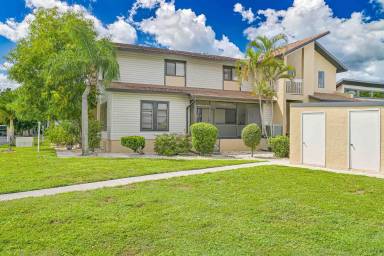 Main picture of 17040 Golfside Cir