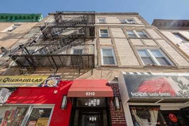 Main picture of 6310 Broadway