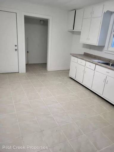 Main picture of 700 4th St