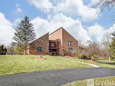 Main picture of 7807 Bellefontaine Rd