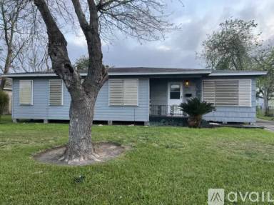 Main picture of 3613 Poplar St
